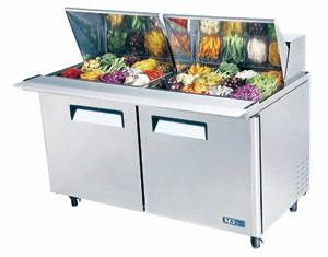 Restaurant and large-scale food preparation service prep tables and baine-maries